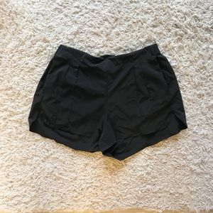 Lululemon short size 6